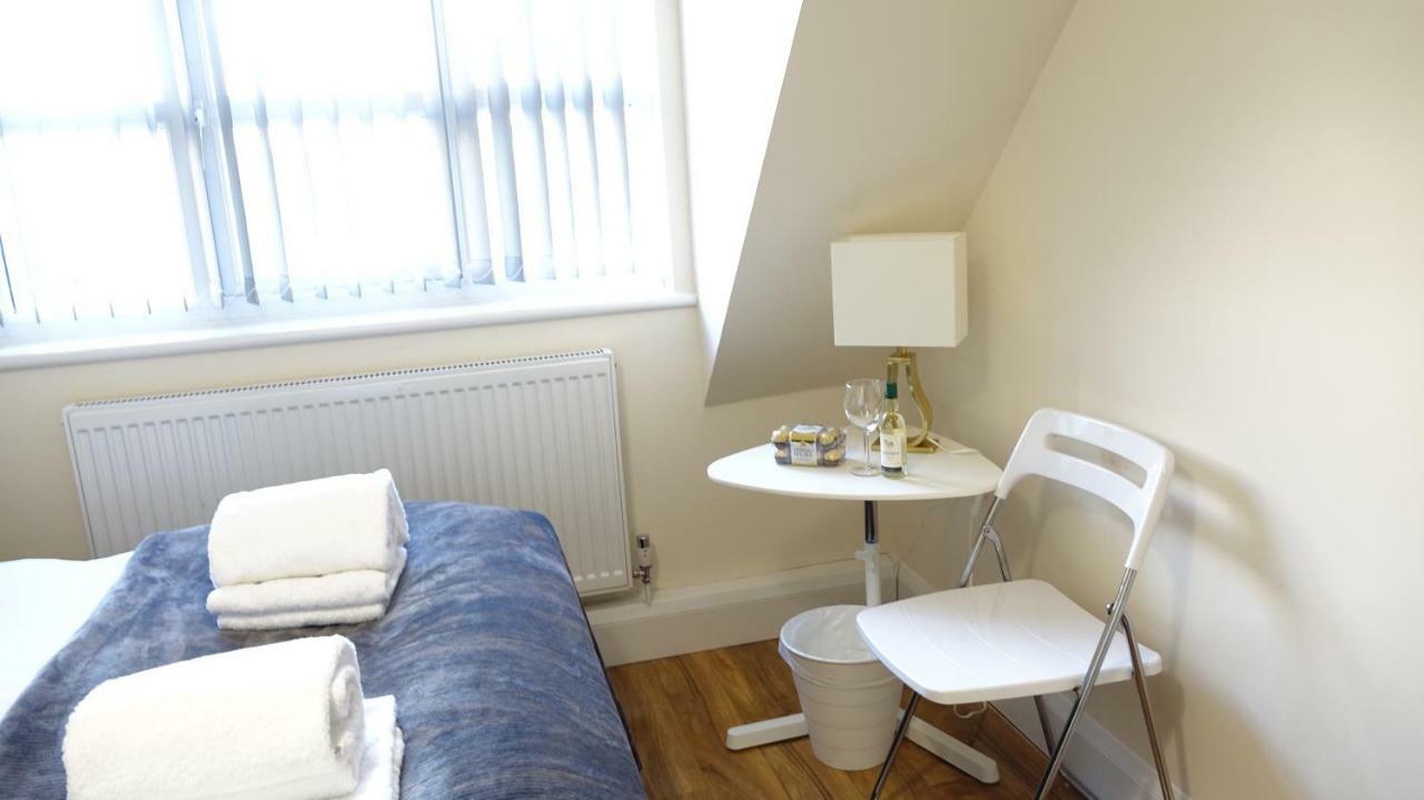 Rc Airport Rooms Stanwell Buitenkant foto